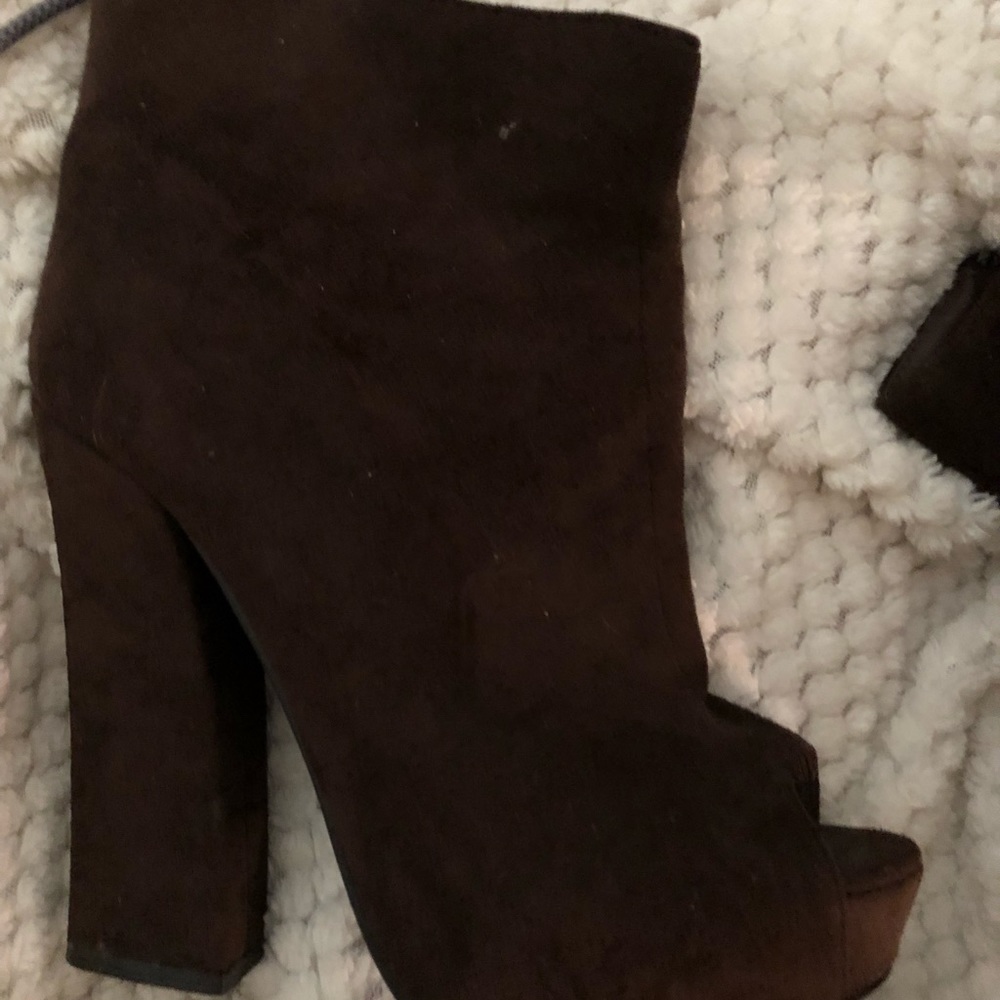 Open toed ankle boot - Picture 4 of 6